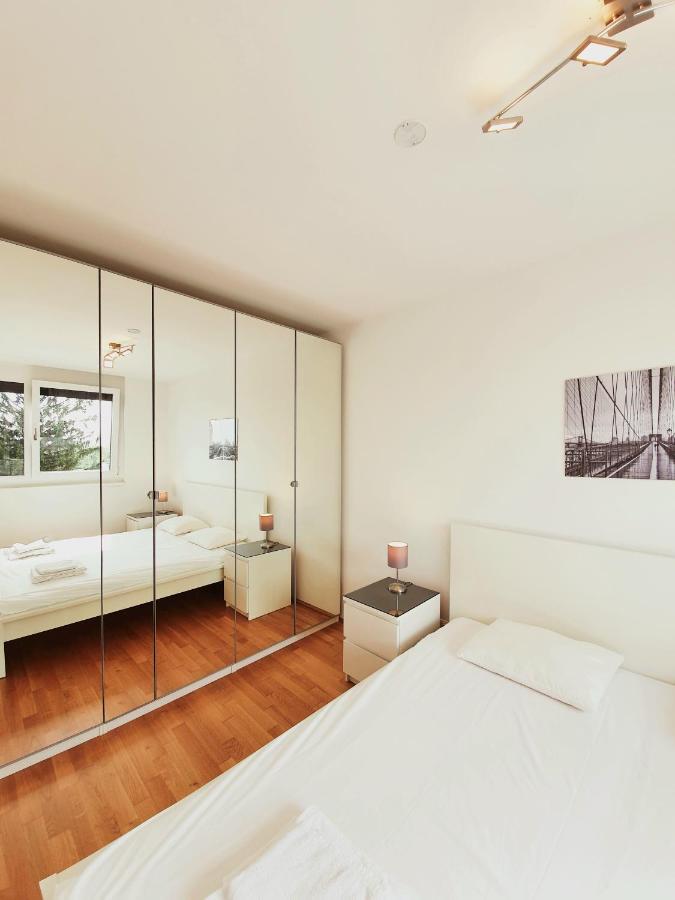 Near Lake Two Bedroom Fully Furnished Apartment Vienne Extérieur photo